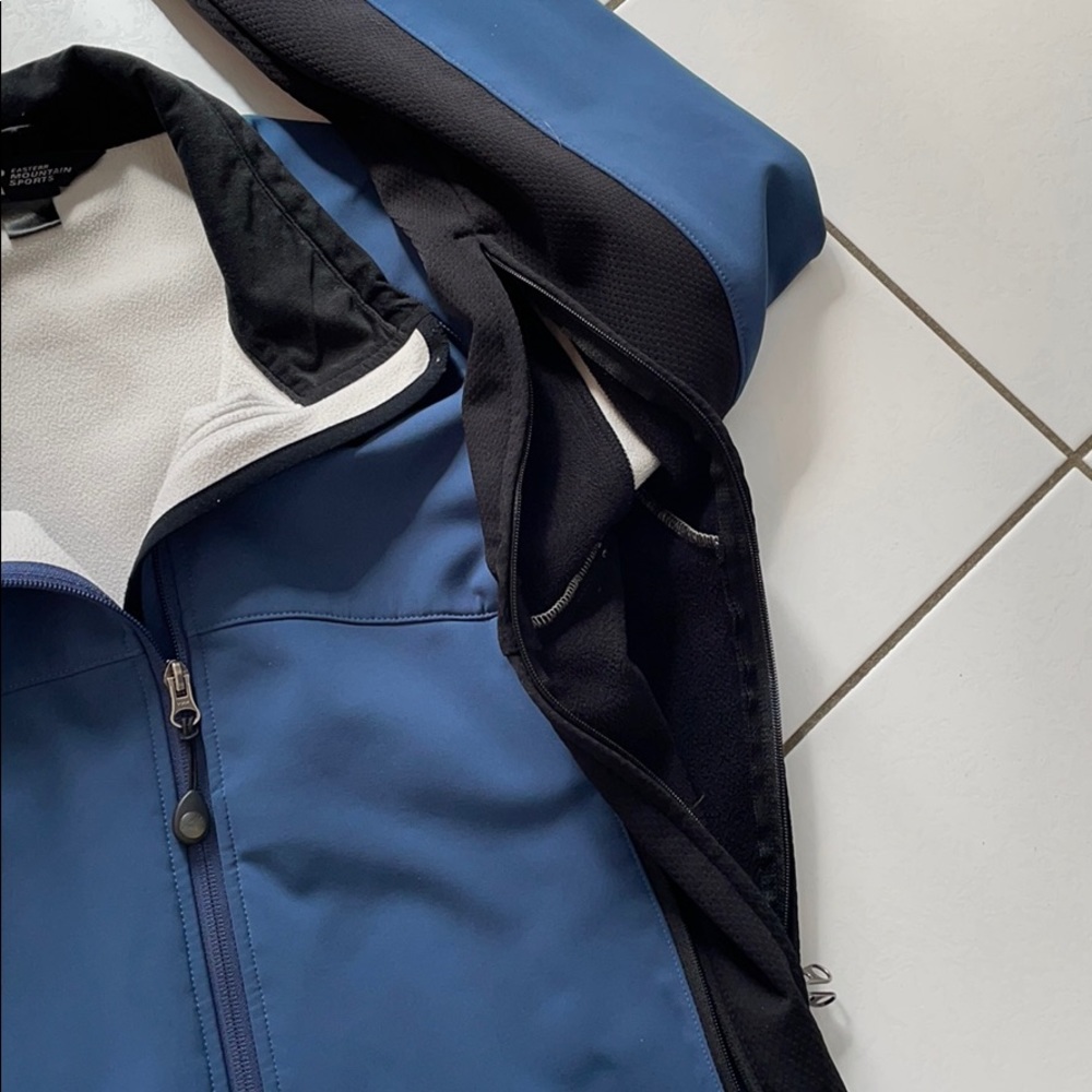 Eastern Mountain Sports zip up shell jacket - Picture 4 of 7